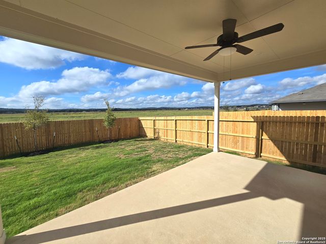 810 Shatterhand Blvd., San Antonio, TX 78260