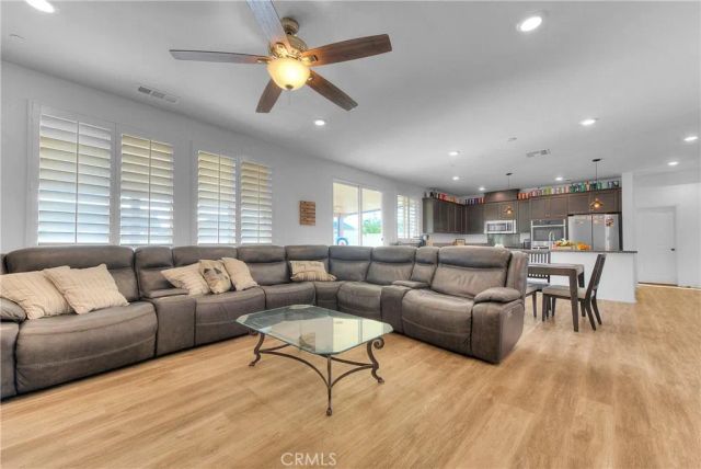 1016 Hazel Ct, Calimesa, CA 92320