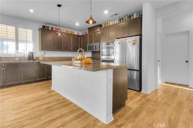 1016 Hazel Ct, Calimesa, CA 92320