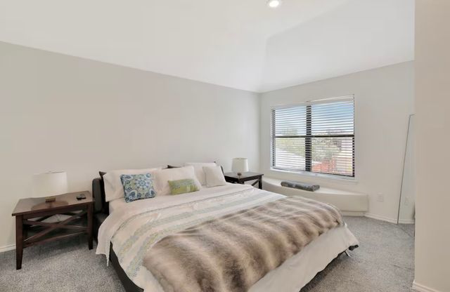 2902 Hunters Point Lane, Carrollton, TX 75007