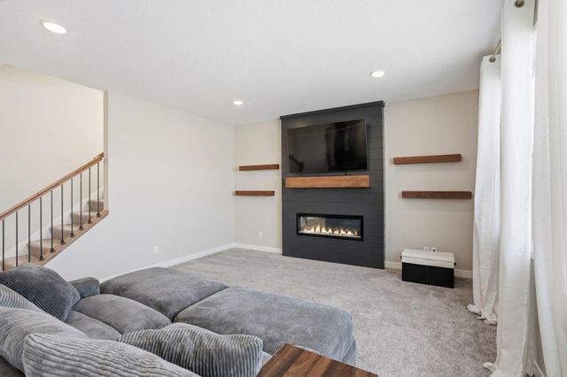 11624 5th Street NE, Hanover, MN 55341