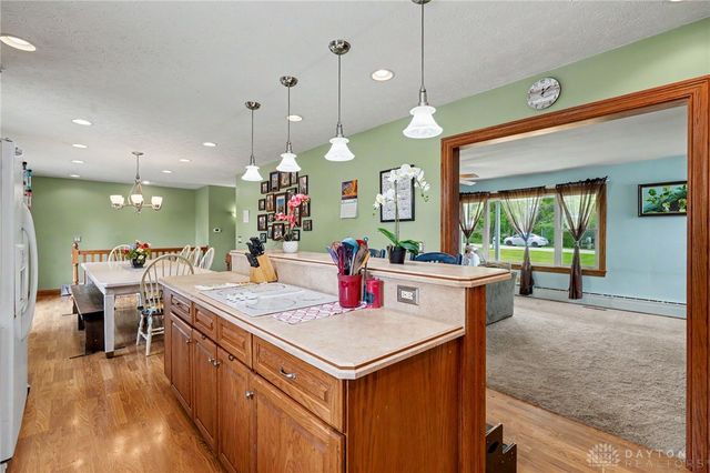 2105 Cheviot Hills Drive, Springfield, OH 45505