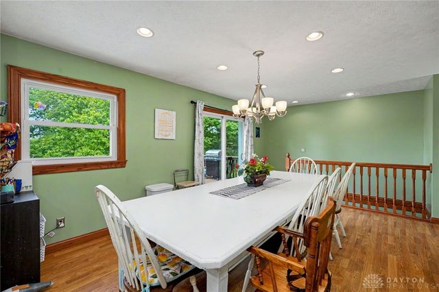 2105 Cheviot Hills Drive, Springfield, OH 45505