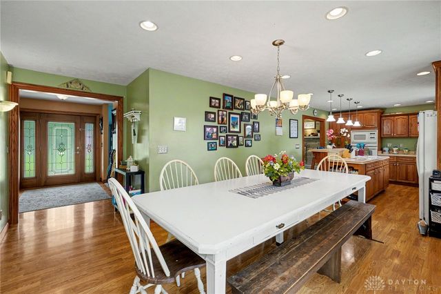 2105 Cheviot Hills Drive, Springfield, OH 45505