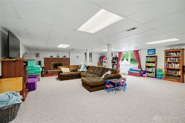 2105 Cheviot Hills Drive, Springfield, OH 45505