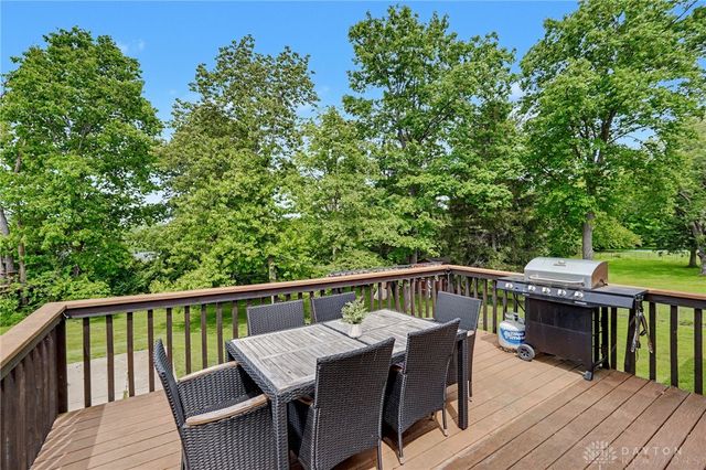 2105 Cheviot Hills Drive, Springfield, OH 45505