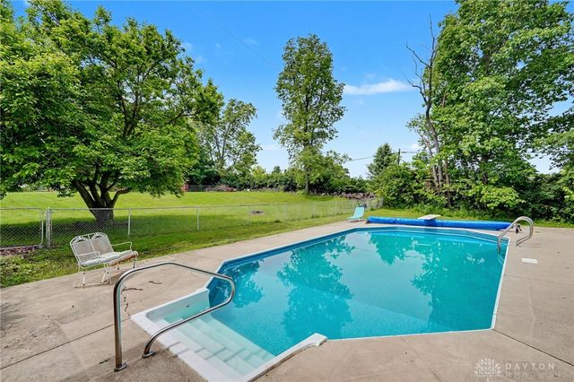 2105 Cheviot Hills Drive, Springfield, OH 45505