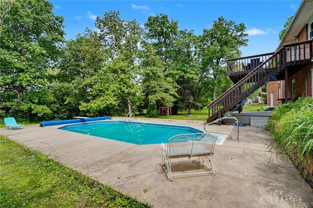 2105 Cheviot Hills Drive, Springfield, OH 45505