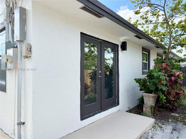 5609 SW 37th Street, West Park, FL 33023
