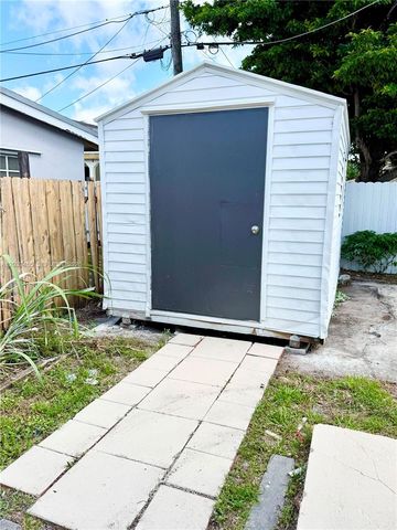 5609 SW 37th Street, West Park, FL 33023