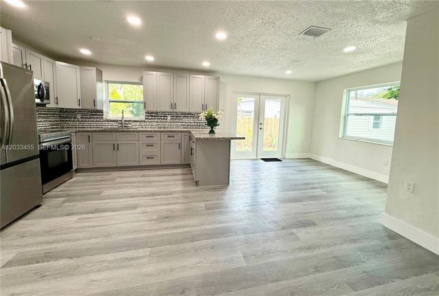5609 SW 37th Street, West Park, FL 33023