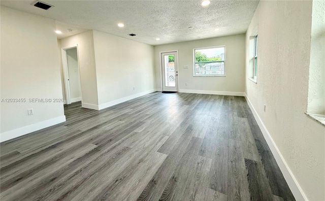 5609 SW 37th Street, West Park, FL 33023