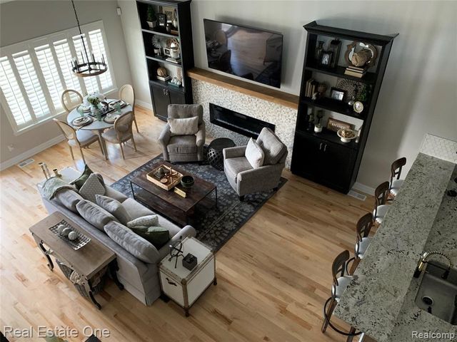 686 W Bluff Court 23, Rochester Hills, MI 48307