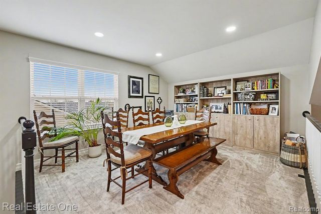 686 W Bluff Court 23, Rochester Hills, MI 48307