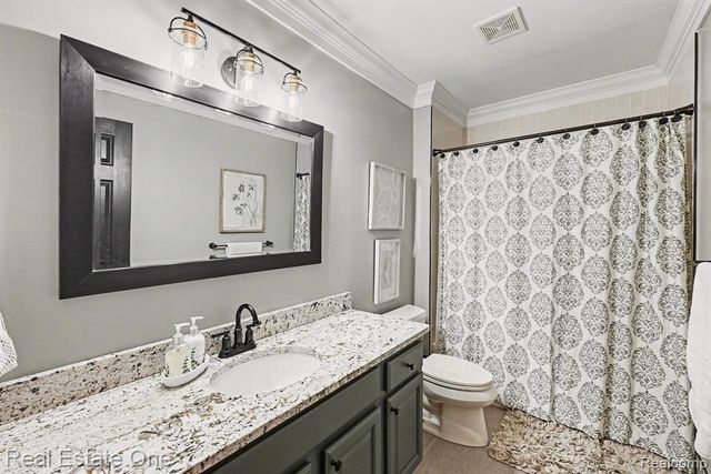 686 W Bluff Court 23, Rochester Hills, MI 48307