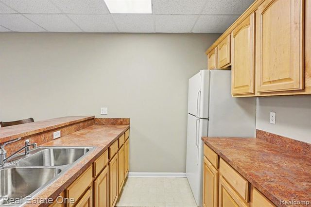 686 W Bluff Court 23, Rochester Hills, MI 48307