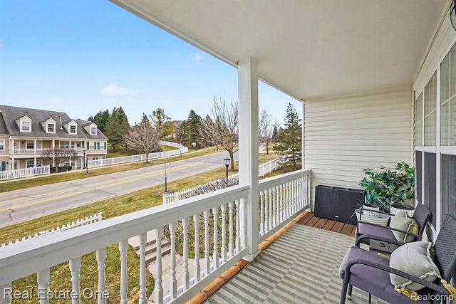 686 W Bluff Court 23, Rochester Hills, MI 48307