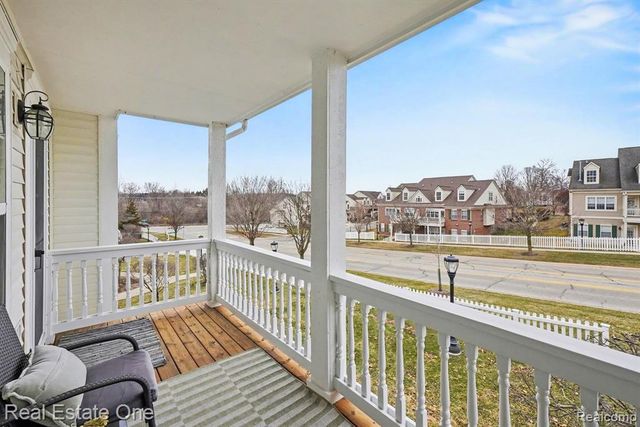 686 W Bluff Court 23, Rochester Hills, MI 48307