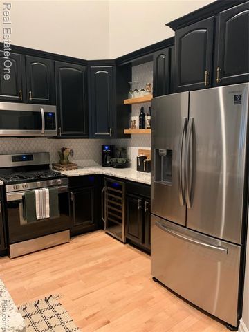 686 W Bluff Court 23, Rochester Hills, MI 48307