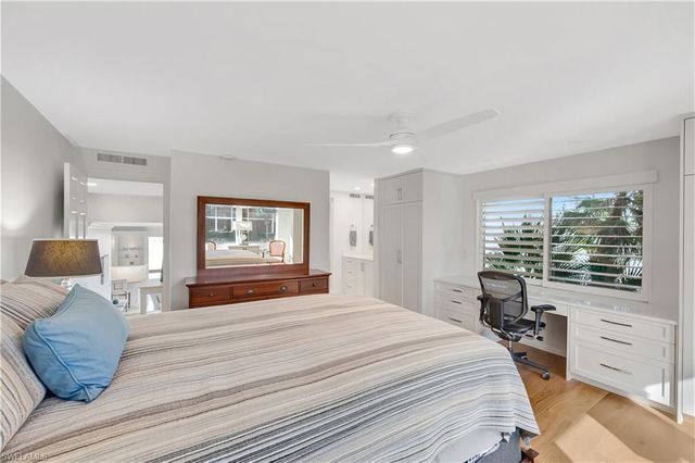 2258 Gulf Shore BLVD N # O1, Naples, FL 34102