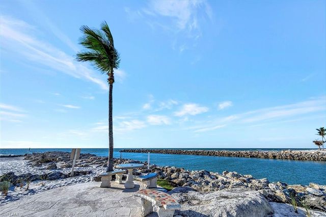 2258 Gulf Shore BLVD N # O1, Naples, FL 34102