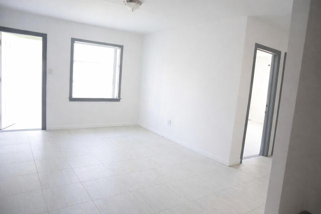 1056 NE 34th Court, Oakland Park, FL 33334