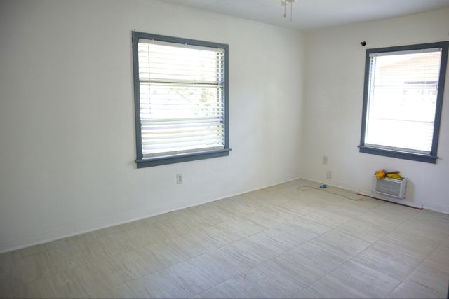 1056 NE 34th Court, Oakland Park, FL 33334