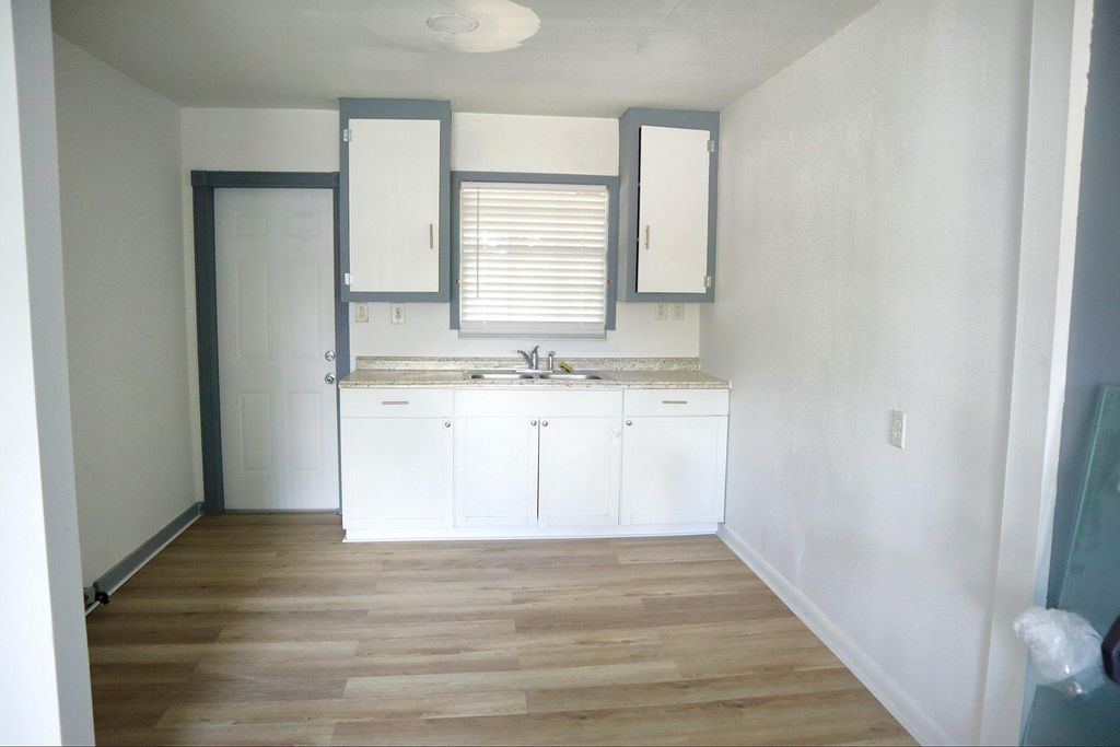 1056 NE 34th Court, Oakland Park, FL 33334