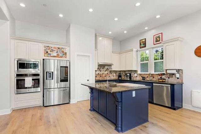 3063 Donner Way, Sacramento, CA 95817