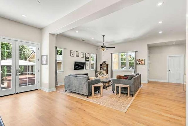 3063 Donner Way, Sacramento, CA 95817