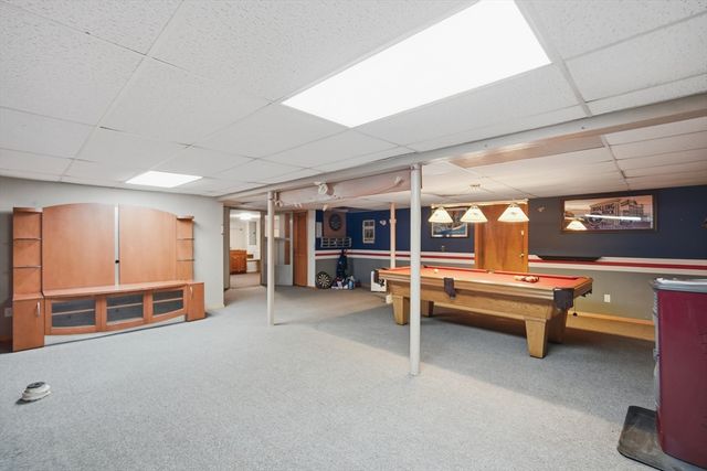 37 Woodcrest Ct, Chicopee, MA 01020