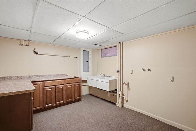 37 Woodcrest Ct, Chicopee, MA 01020