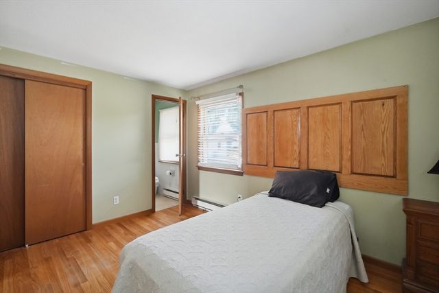 37 Woodcrest Ct, Chicopee, MA 01020