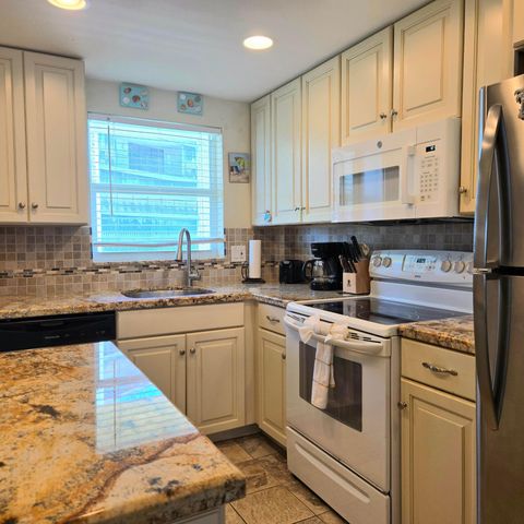1161 Hillsboro Mile 506, Hillsboro Beach, FL 33062