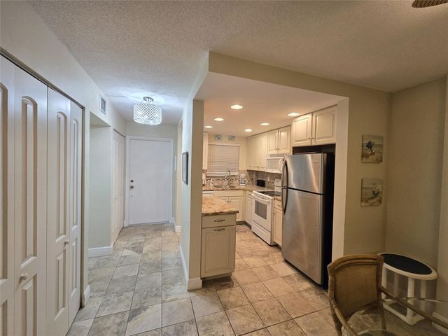 1161 Hillsboro Mile 506, Hillsboro Beach, FL 33062