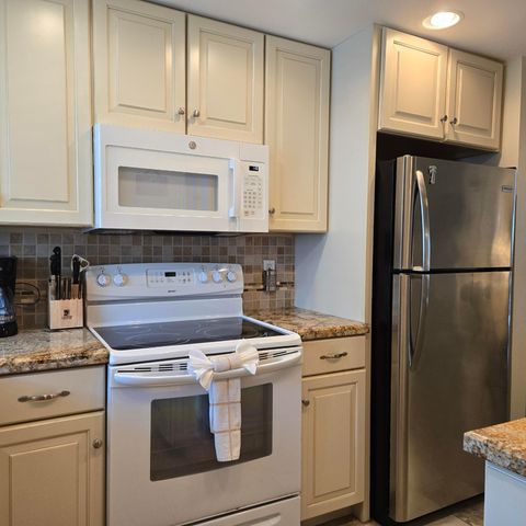 1161 Hillsboro Mile 506, Hillsboro Beach, FL 33062