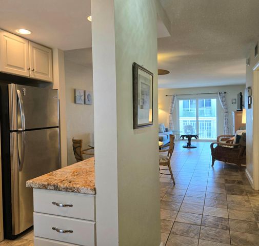 1161 Hillsboro Mile 506, Hillsboro Beach, FL 33062