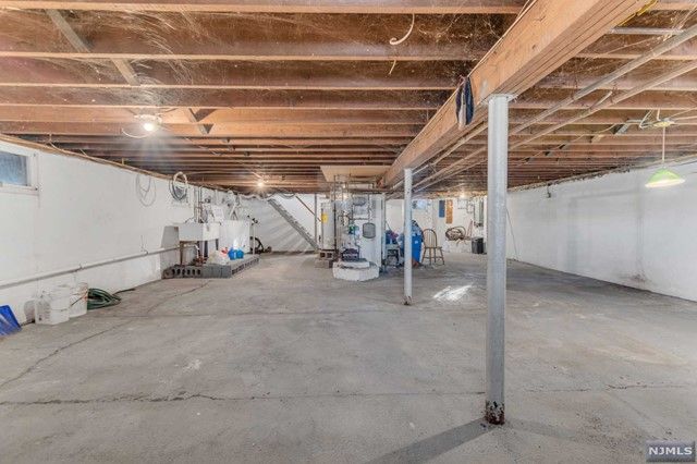 37 Broadway, Fairfield, NJ 07004
