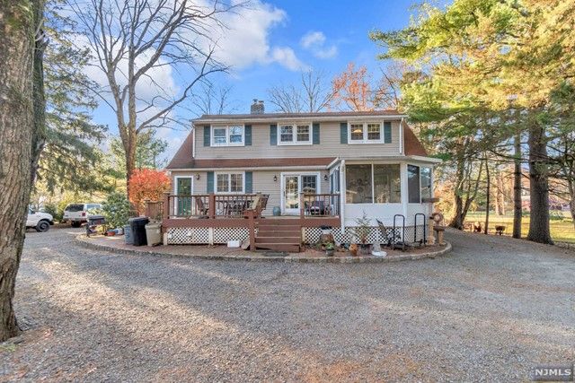 37 Broadway, Fairfield, NJ 07004