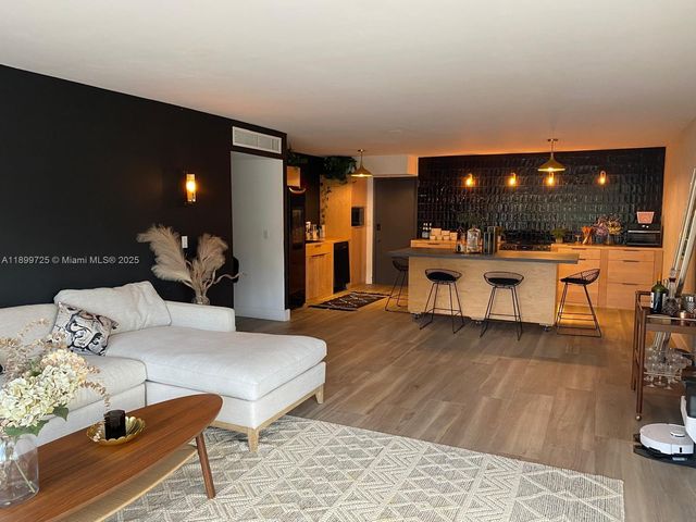 550 Ocean Dr 2D, Key Biscayne, FL 33149