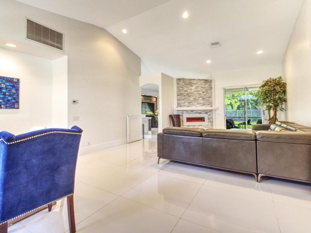 6660 Conch Court, Boynton Beach, FL 33437