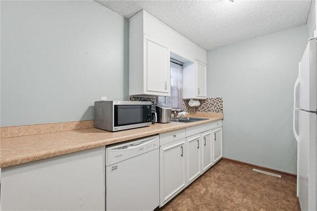 3815 NE 51st Terrace, Kansas City, MO 64119