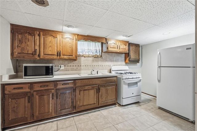 3815 NE 51st Terrace, Kansas City, MO 64119