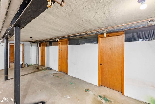 17590 Mack Avenue, Grosse Pointe, MI 48230