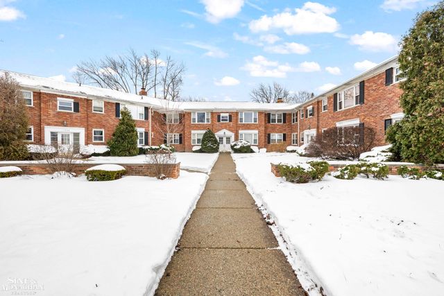 17590 Mack Avenue, Grosse Pointe, MI 48230