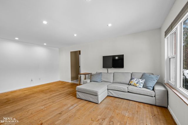 17590 Mack Avenue, Grosse Pointe, MI 48230