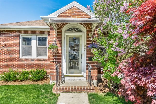 126 Fern Rd, Medford, MA 02155