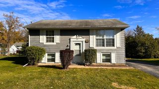 231 E Tulip Drive, Glenwood, IL 60425
