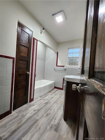 126 Goddard Avenue B, Bridgeport, CT 06610