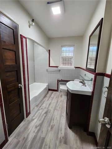 126 Goddard Avenue B, Bridgeport, CT 06610